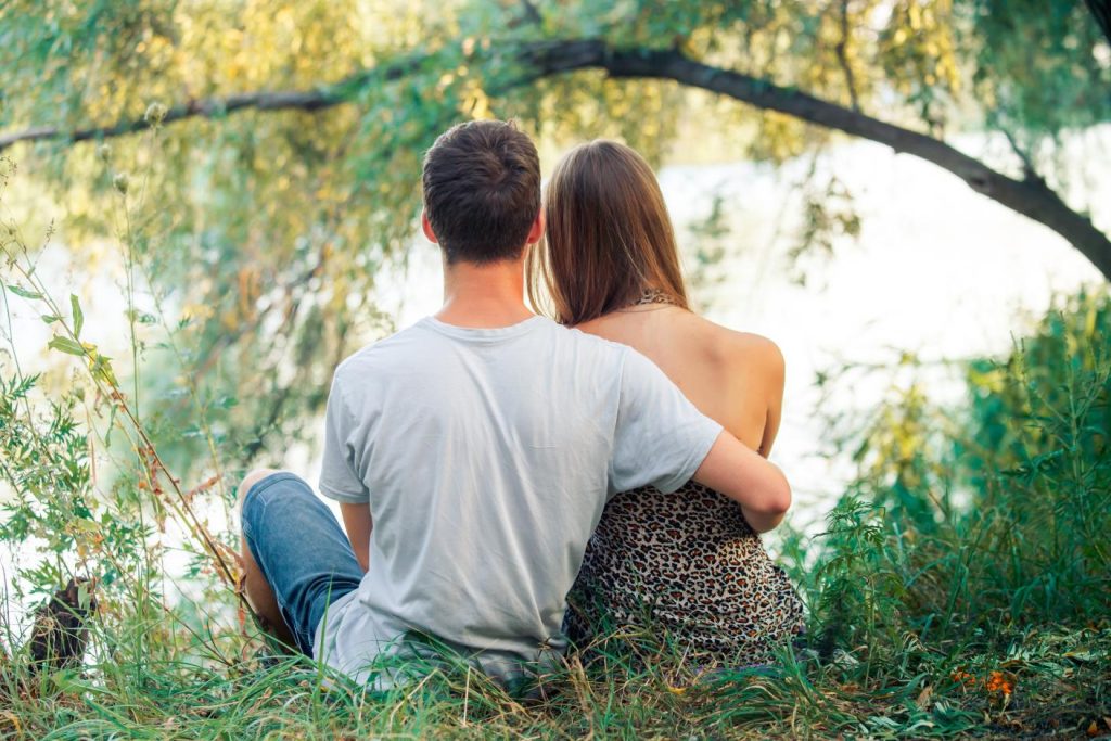 Relaciones Románticas Saludables en la Adolescencia